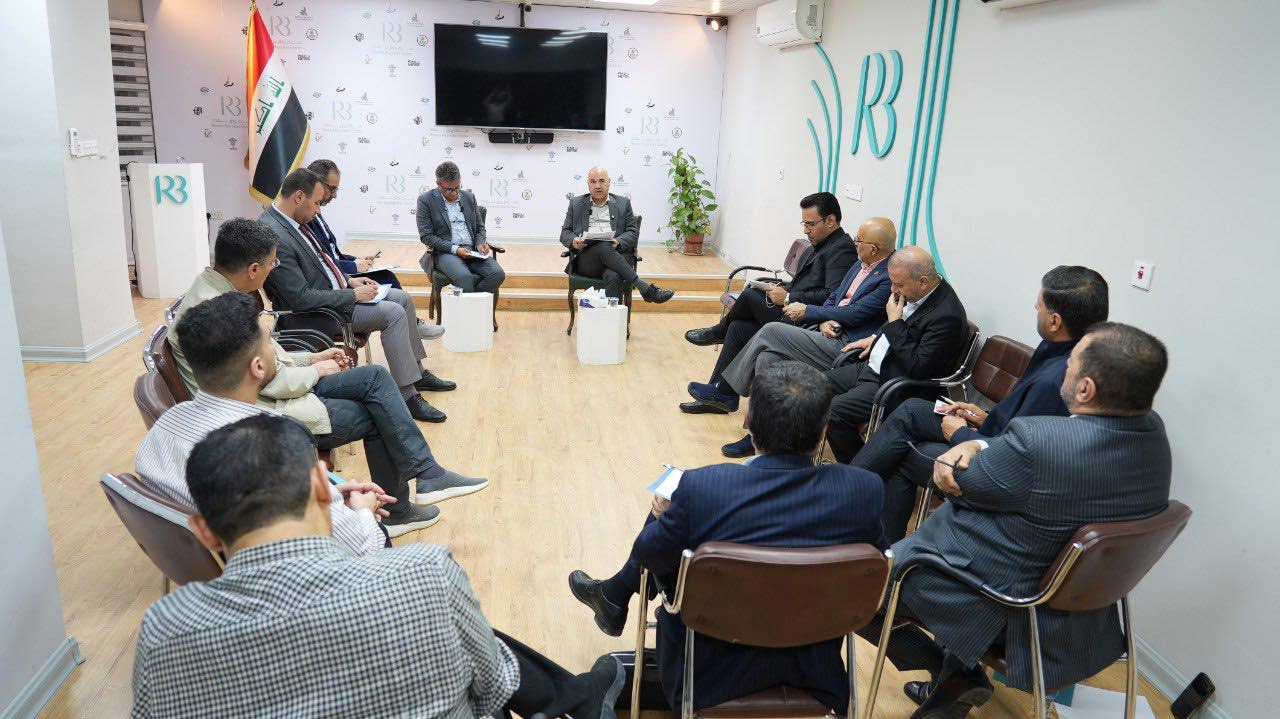 العلاقات الامريكية العراقية في عهد الرئيس الأمريكي ترامب التحديات والفرص.
