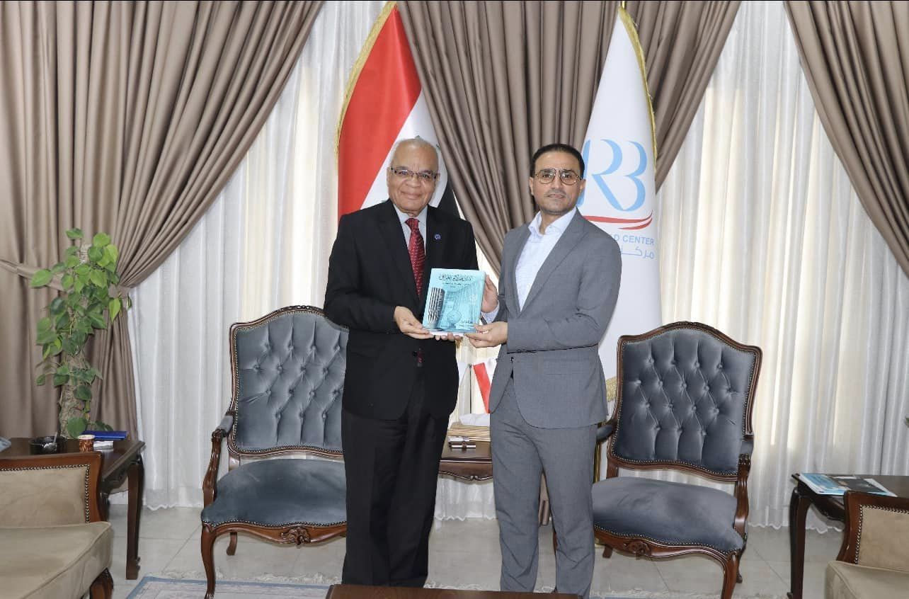 المدير التنفيذي لمركز رواق بغداد الاستاذ عدنان عبد الحسين  يستقبل مستشار رابطة المصارف الاهلية في العراق الاستاذ سمير النصيري،