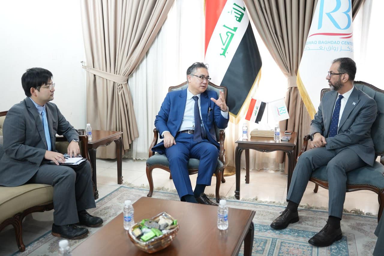 استقبل الاستاذ عباس العنبوري رئيس مركز رواق بغداد للسياسات العامة، اليوم الاثنين، السفير الياباني في العراق السيد فوتوشي ماتسوموتو.