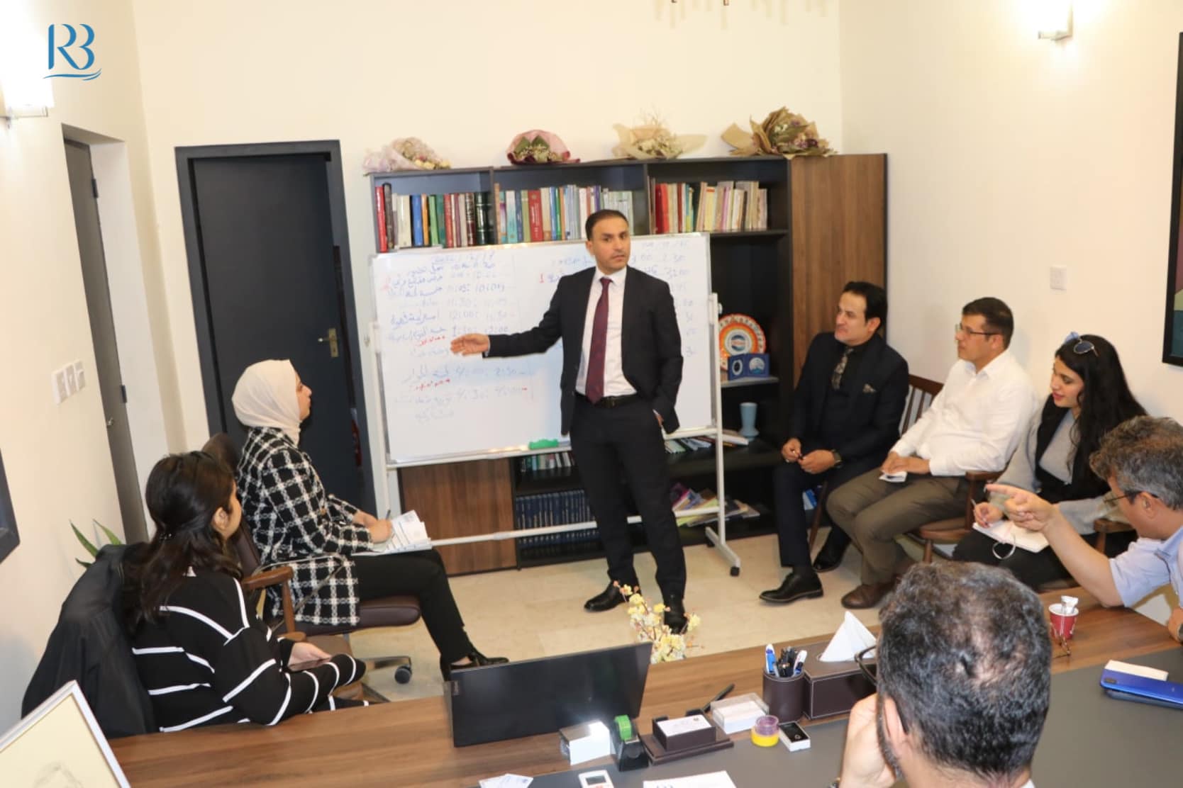 عقدت اللجنة التحضيرية لمؤتمر   " دستور العراق 2005 - التقييم و بناء رؤية جديدة " اجتماعها الدوري…