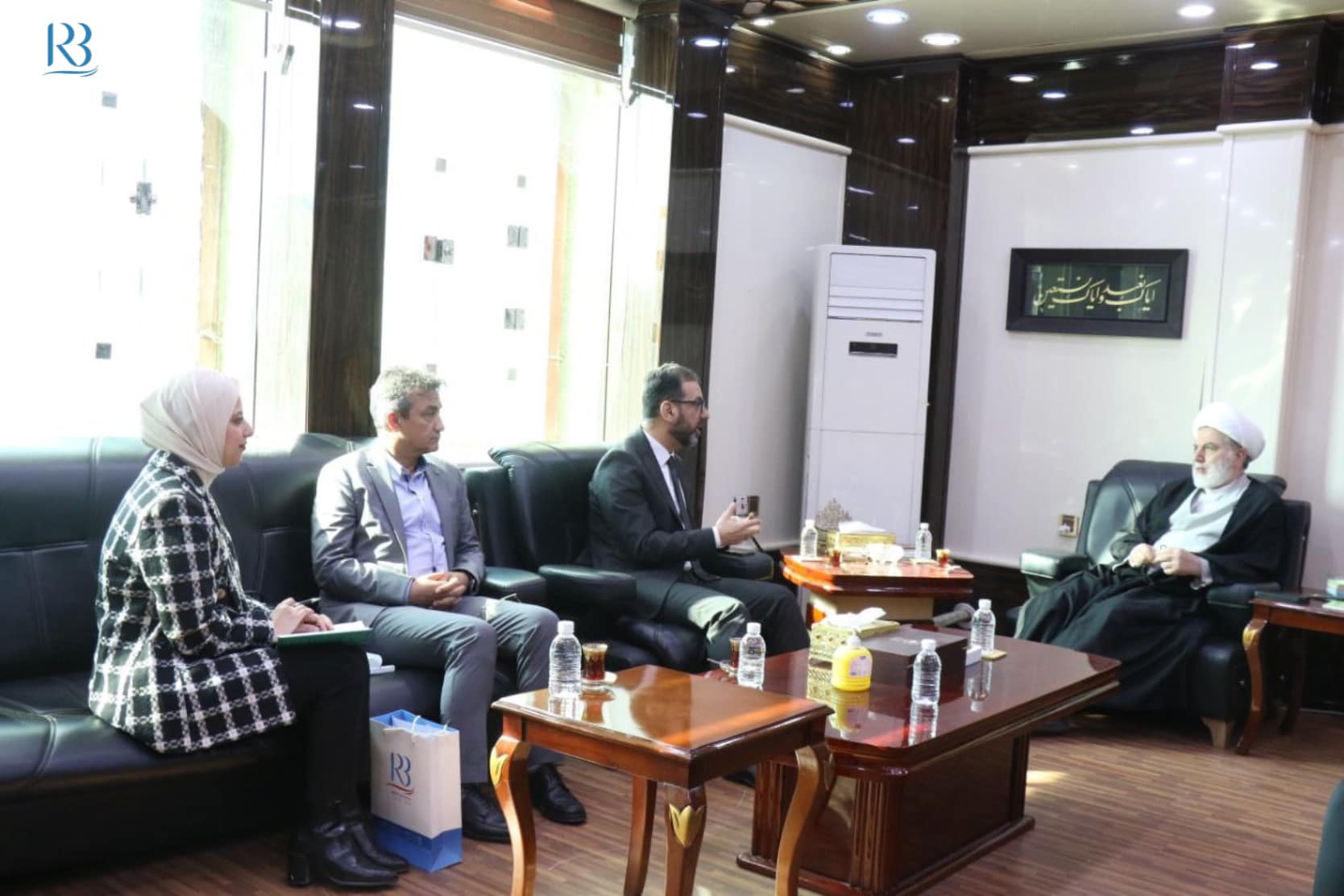 زار رئيس مركز رواق بغداد الأستاذ عباس العنبوري رئيس المجلس الاسلامي الأعلى الشيخ الدكتور همام حمودي لتوجيه دعوة رسمية له لحضور اعمال المؤتمر