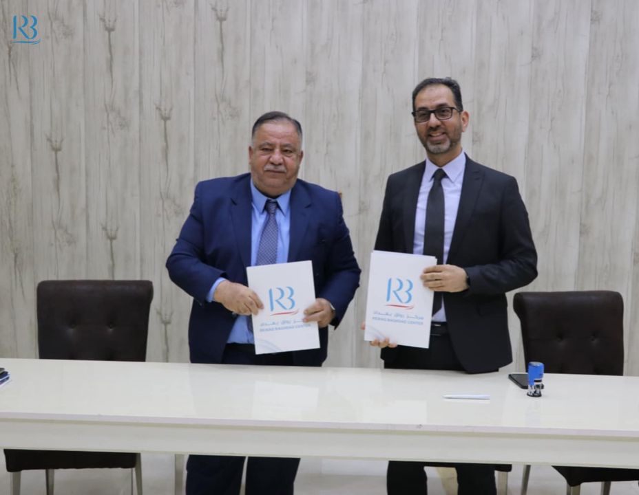 وقع رئيس مركز رواق بغداد الاستاذ عباس العنبوري اتفاقية تعاون مع رئيس المنتدى الوطني لأبحاث الفكر والثقافة الاستاذ الدكتور عبد الأمير كاظم زاهد