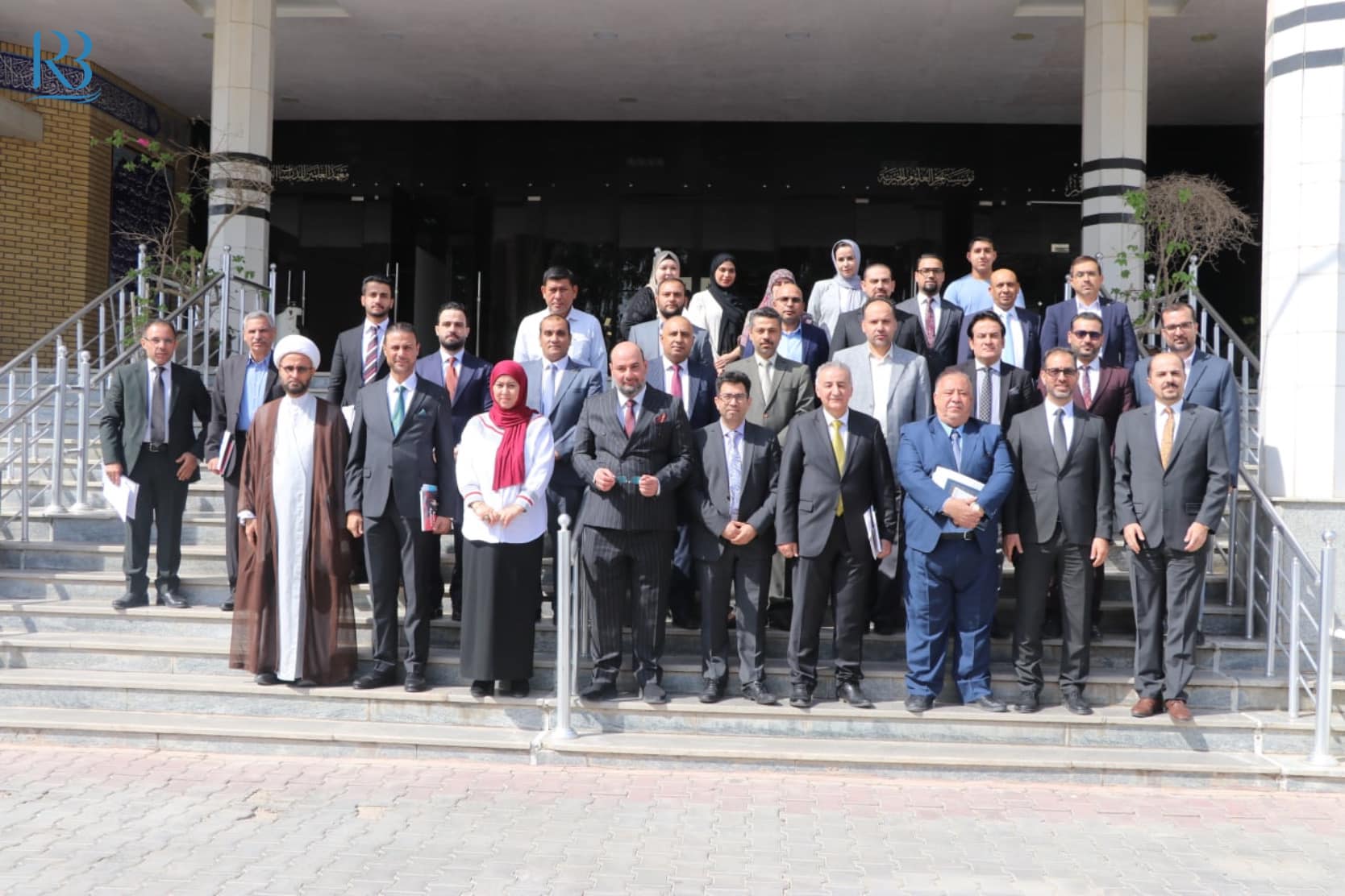 أقام مركز رواق بغداد للسياسات العامة الندوة الحوارية السابعة الخاصة بتقييم أداء دستور العراق لعام 2005 ،