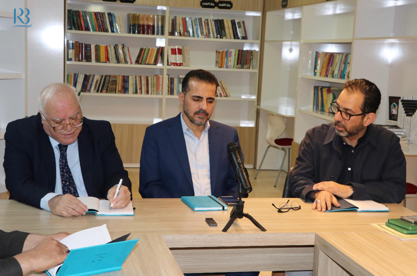 بحضور رئيس حركة حقوق وعدد من النخب والشخصيات الاقتصادية المستشار الاقتصادي الدكتور مظهر محمد صالح
