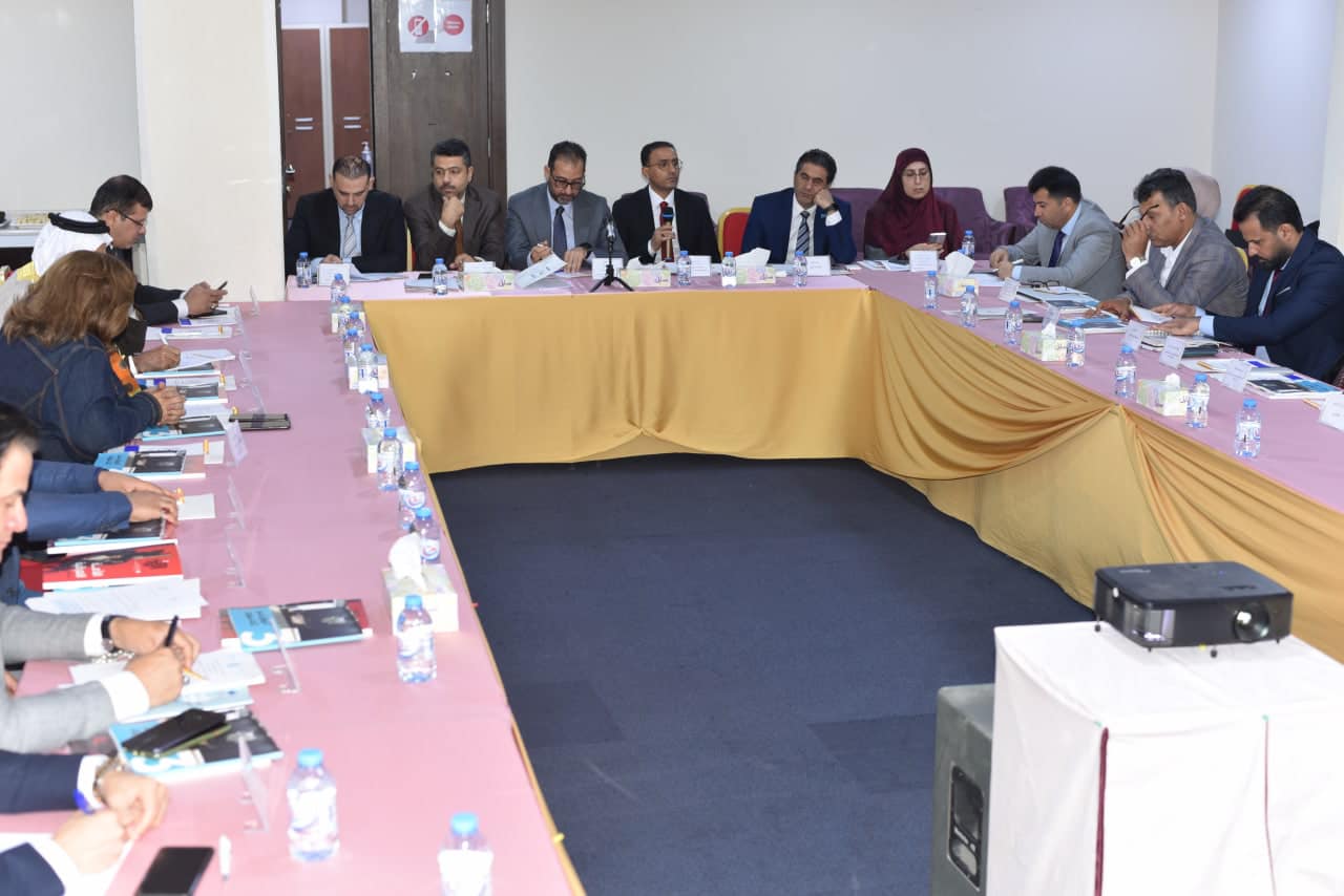 بحضور نخب فكرية وقانونية وأكاديمية اقام مركز رواق بغداد بمحافظة البصرة جلسته الحوارية الثامنة الخاصة بتقييم أداء دستور العراق لعام 2005