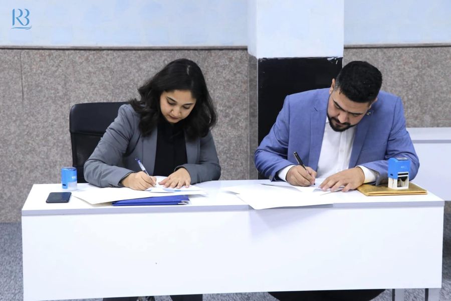 وقع مركز رواق بغداد للسياسات العامة ومنظمة الاقران لتنمية الشباب مذكرة تفاهم