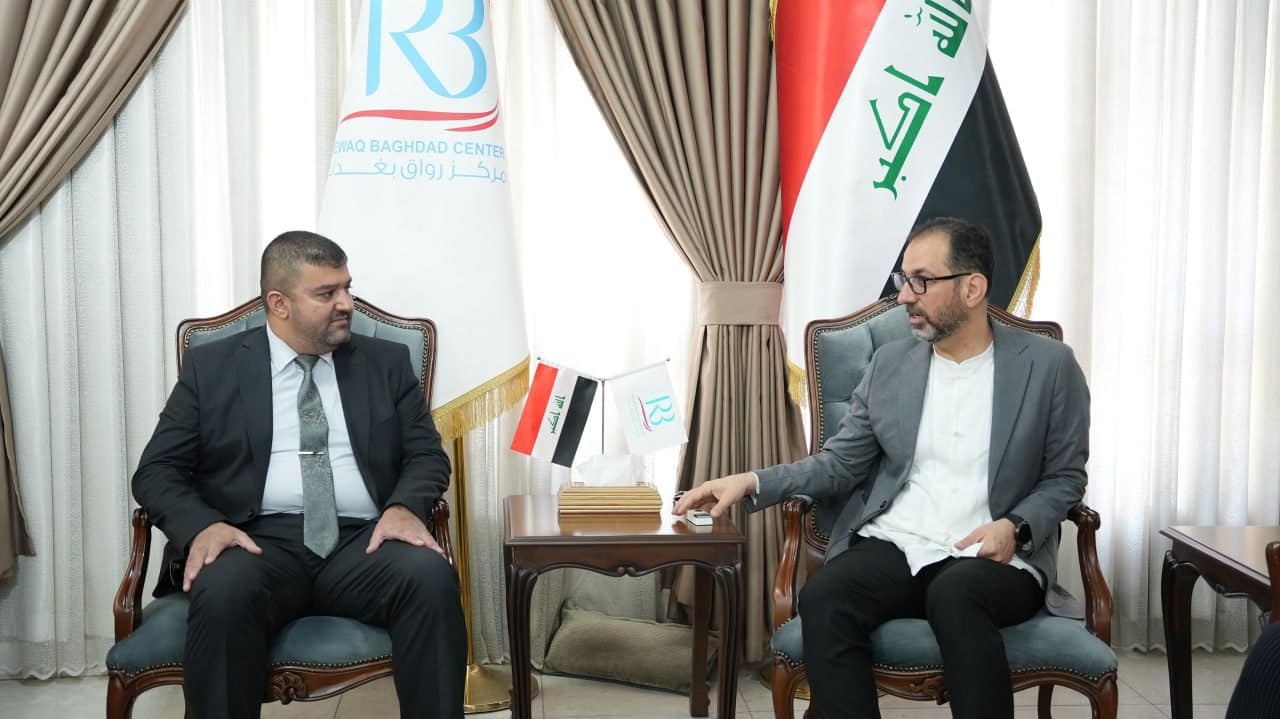 أستقبل رئيس مركز رواق بغداد للسياسات العامة الاستاذ عباس العنبوري وفداً من جامعة بغداد